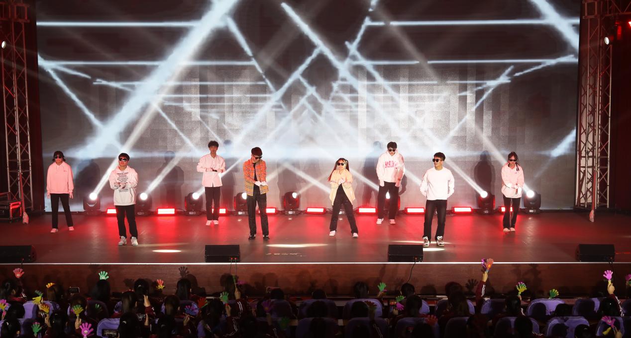 现代舞《我最红》 现代舞《我最红》